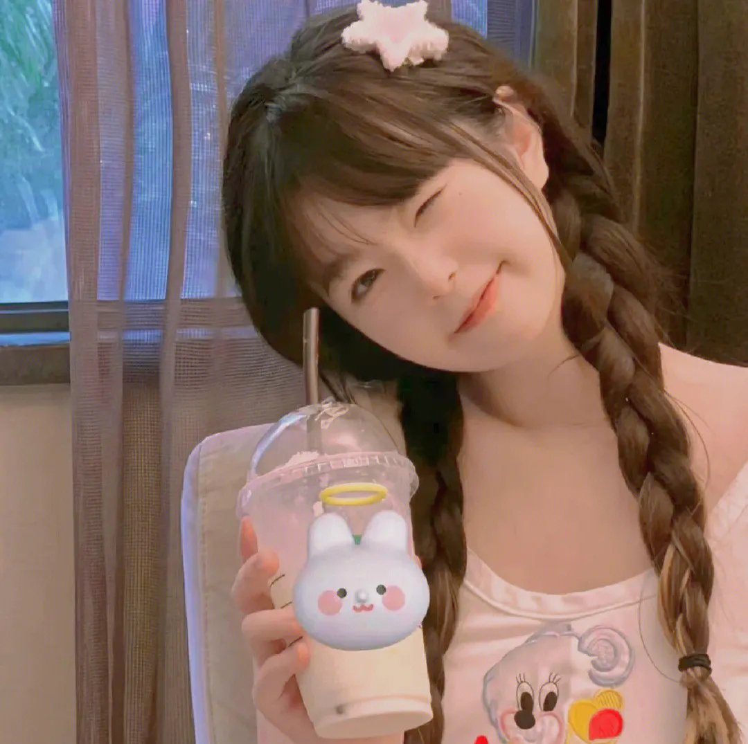 不认识的女友
